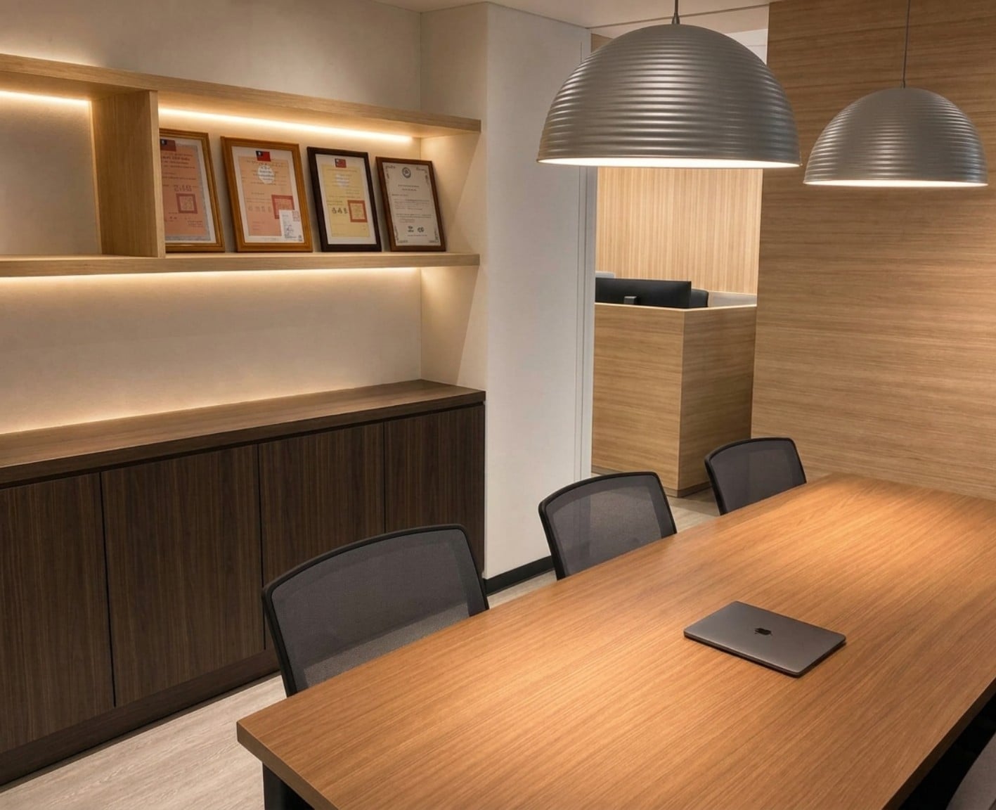 Trending Pharmaceuticals meeting room used for partner discussions